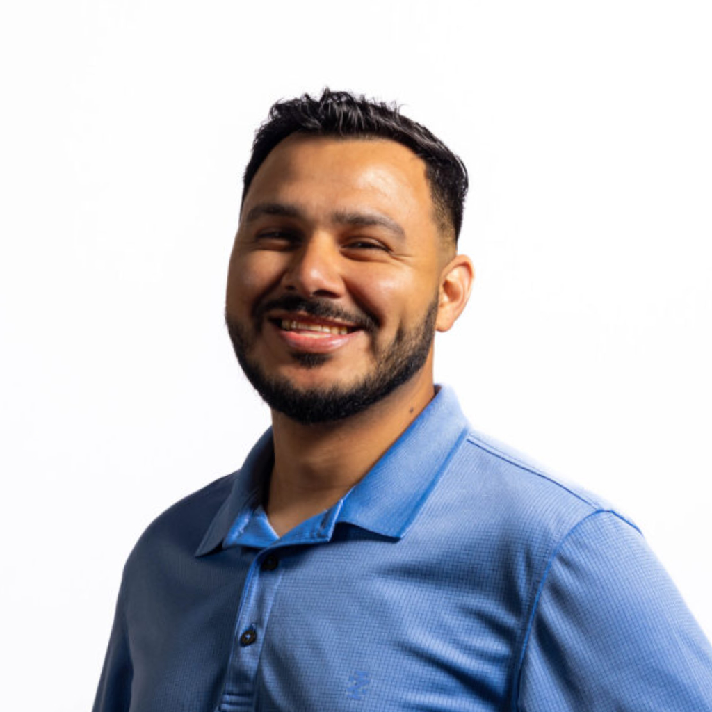 Roberto-Menjivar-Workforce-Navigator-Recrop